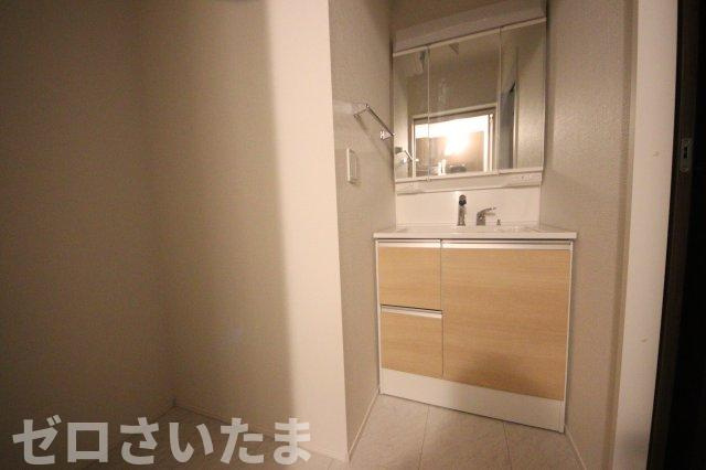 《仲介手数料無料》浦和区針ヶ谷２丁目2-9新築一戸建てリナージュの独立洗面台|撮影日 2025年5月10日 16:50 曇り