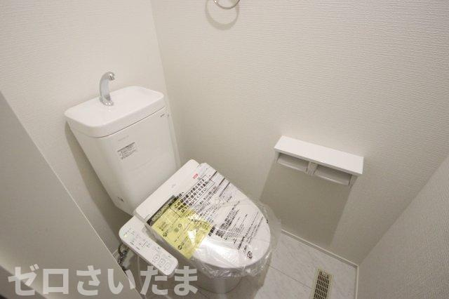 《仲介手数料無料》浦和区針ヶ谷２丁目2-9新築一戸建てリナージュのトイレ|撮影日 2025年5月10日 16:50 曇り