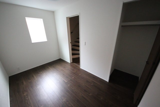 《仲介手数料無料》浦和区針ヶ谷２丁目2-9新築一戸建てリナージュの洋室|撮影日 2025年5月10日 16:50 曇り