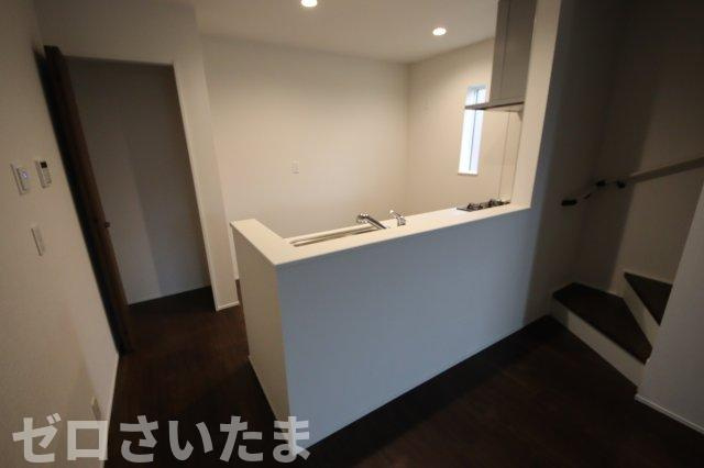 《仲介手数料無料》浦和区針ヶ谷２丁目2-9新築一戸建てリナージュのキッチン|撮影日 2025年5月10日 16:50 曇り