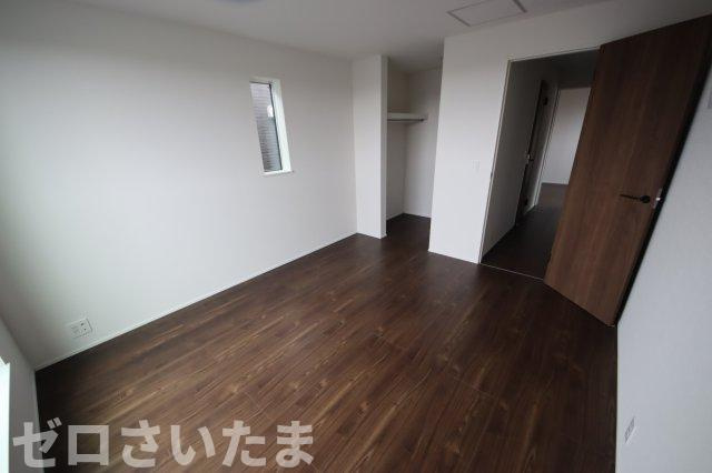 《仲介手数料無料》浦和区針ヶ谷２丁目2-9新築一戸建てリナージュの洋室|撮影日 2025年5月10日 16:50 曇り