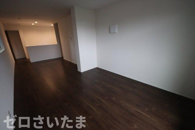 《仲介手数料無料》浦和区針ヶ谷２丁目2-9新築一戸建てリナージュの居間・リビング|撮影日 2025年5月10日 16:50 曇り