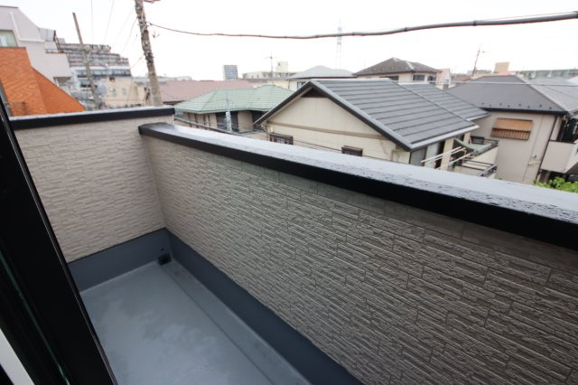 《仲介手数料無料》浦和区針ヶ谷２丁目2-9新築一戸建てリナージュのバルコニー|撮影日 2025年5月10日 16:50 曇り