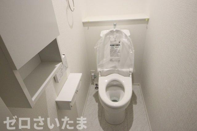 《仲介手数料無料》浦和区針ヶ谷２丁目2-9新築一戸建てリナージュのトイレ|撮影日 2025年5月10日 16:50 曇り