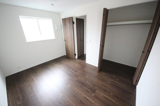 《仲介手数料無料》浦和区針ヶ谷２丁目2-9新築一戸建てリナージュの洋室|撮影日 2025年5月10日 16:50 曇り