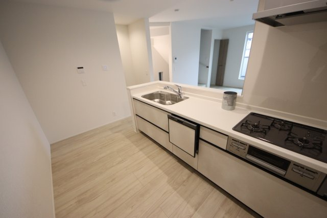 《仲介手数料無料》浦和区針ヶ谷２丁目2-9新築一戸建てリナージュのキッチン|撮影日 2025年5月10日 14:20 曇り