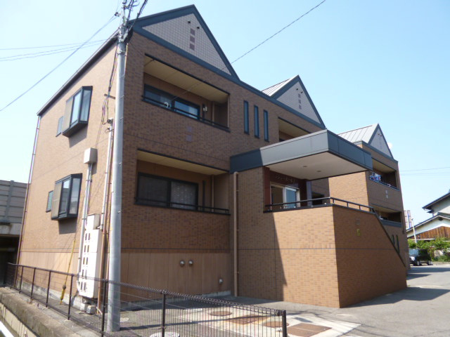 倉敷市加須山のアパートの外観