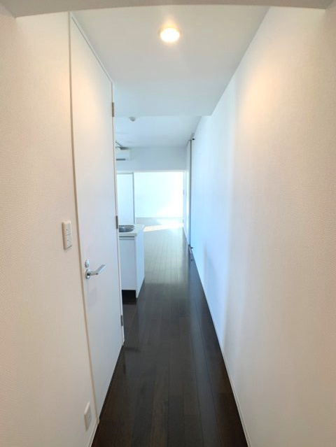 プロスペクトKALON三ノ輪の設備|リフォーム、リビングと洋室にエアコンとダウンライト付です