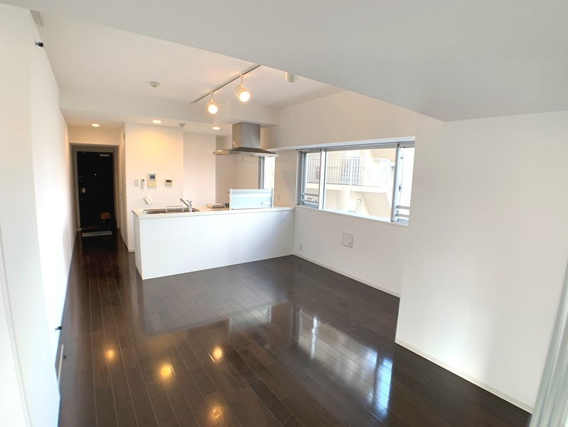 プロスペクトKALON三ノ輪の内装|リフォーム、リビングと洋室にエアコンとダウンライト付です