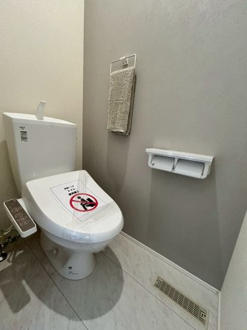 リナージュ／中央区出水第2期／１号棟のトイレ|落ち着いた色調のトイレです。