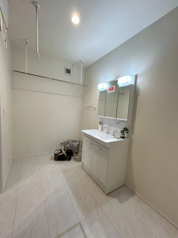 リナージュ／中央区出水第2期／１号棟の脱衣所|ゆとりのある脱衣所です。