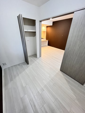 スプランディッド新大阪VIIの洋室