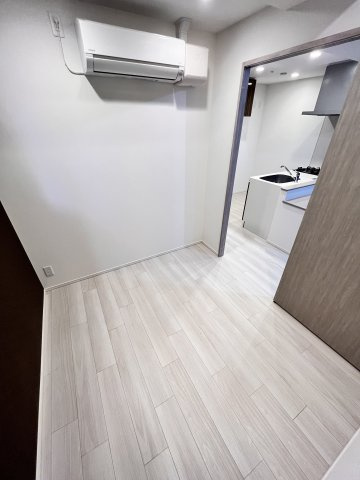 スプランディッド新大阪VIIの洋室