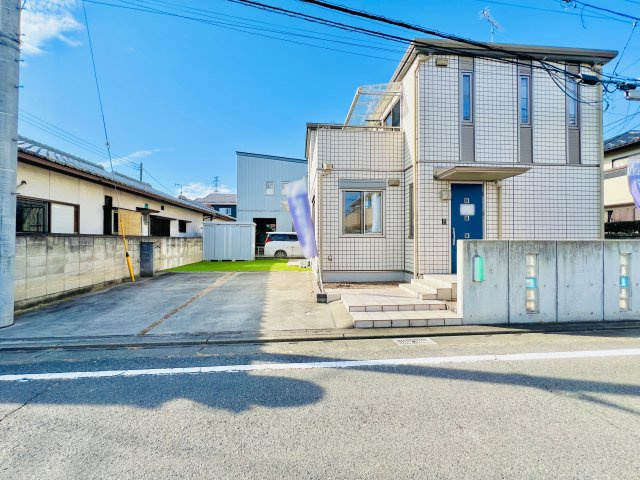 高崎市筑縄町の前面道路含む現地写真|並列2台駐車可能♪車の通りも少なく駐車も楽々♪