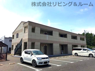 【駐車場】 | Ｑｕａｔｒｅ Ｓａｉｓｏｎ Ａｒｂｒｅ | 外観写真（昼）