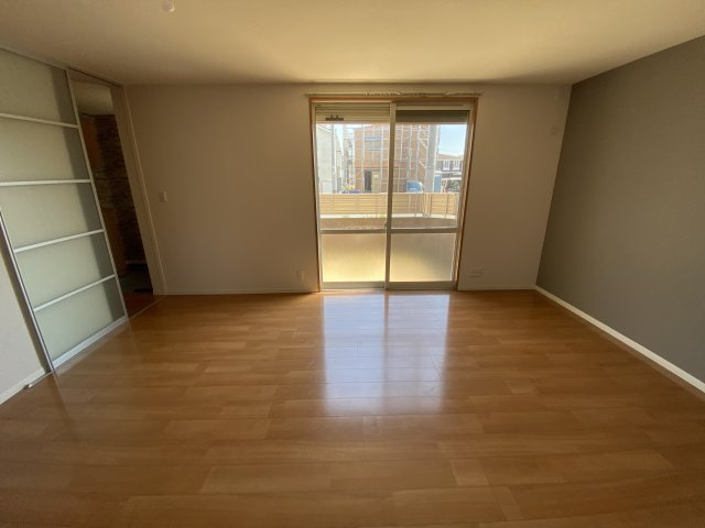 メゾン英賀保駅北の居間・リビング