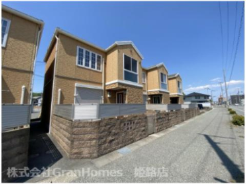 メゾン英賀保駅北の外観