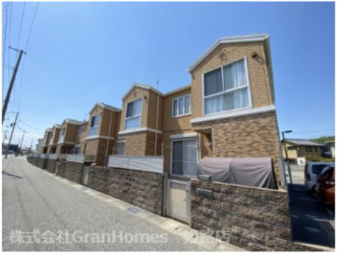 メゾン英賀保駅北の外観