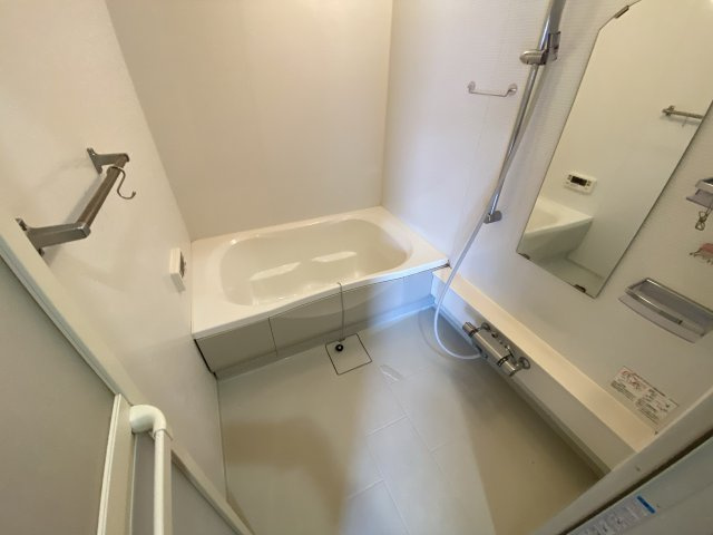 メゾン英賀保駅北の浴室