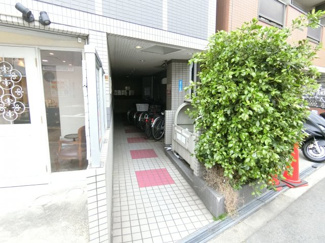 【エントランス】