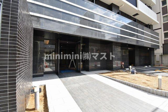 大阪市東成区東小橋１丁目の賃貸マンションのエントランス