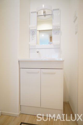 クラウンコート出水の独立洗面台