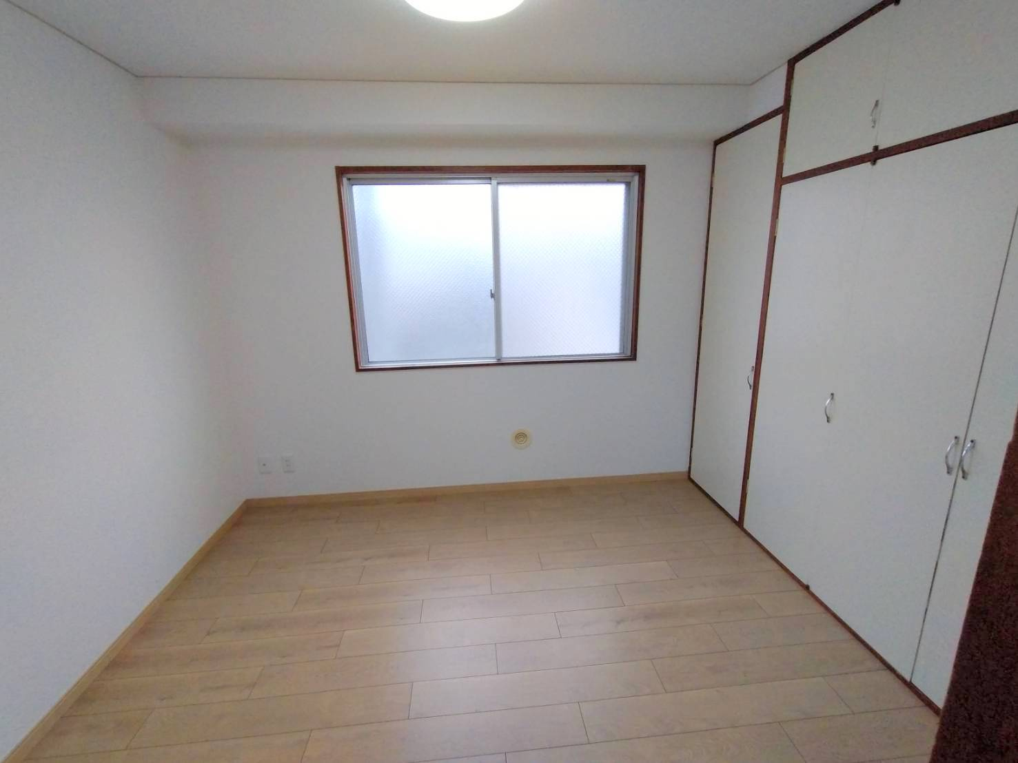 ロイヤルサイトの洋室