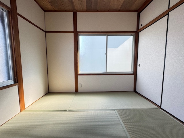 松ヶ丘中町貸家の寝室