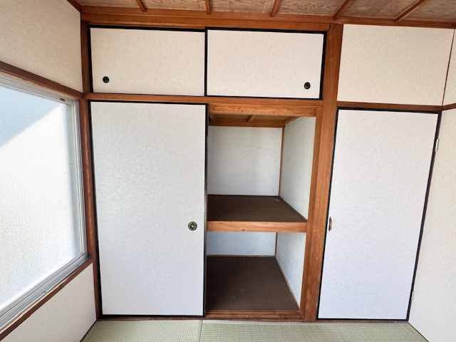 松ヶ丘中町貸家の収納
