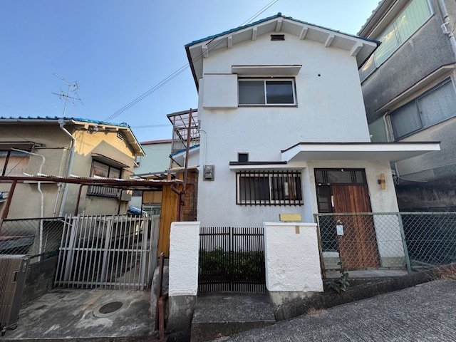 松ヶ丘中町貸家の外観