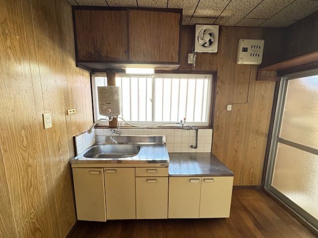 松ヶ丘中町貸家のキッチン