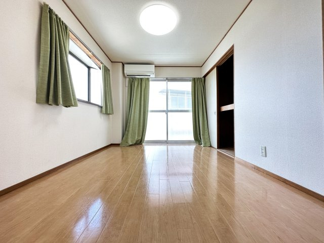 シティーライフ比島の洋室