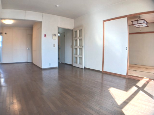 【居間・リビング】