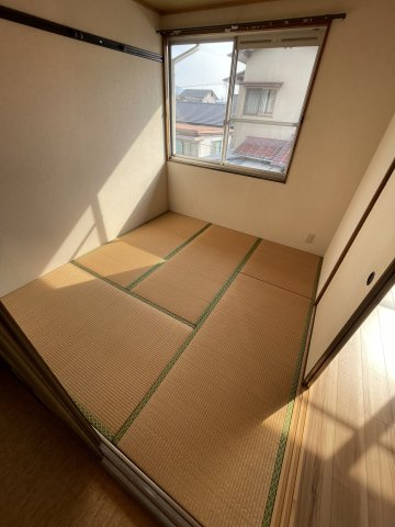 プレジール玉高通りの和室