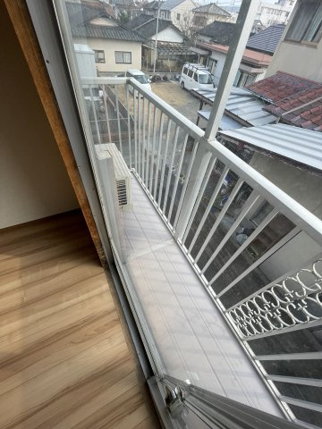 プレジール玉高通りのバルコニー