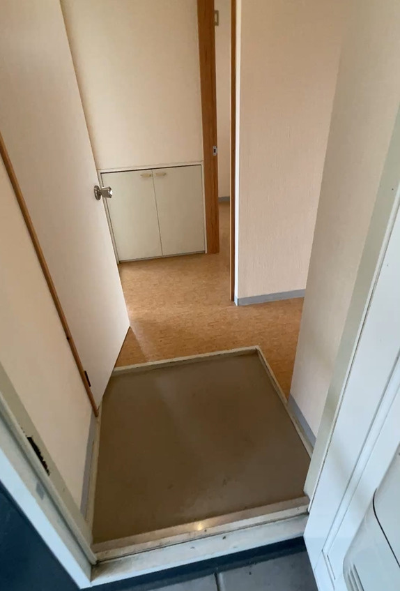 プレジール玉高通りの玄関