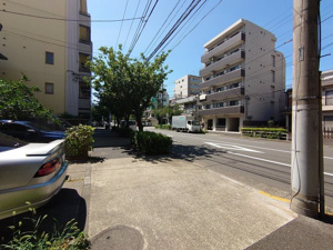 【前面道路含む現地写真】 | ご自宅から現地まで、当社スタッフがお車にて、「お迎え・お送り」をしております。ぜひお気軽にお問い合わせくださいませ♪