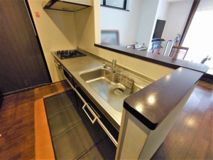 【キッチン】 | ご自宅から現地まで、当社スタッフがお車にて、「お迎え・お送り」をしております。ぜひお気軽にお問い合わせくださいませ♪