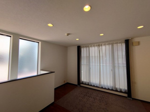 【洋室】 | ご自宅から現地まで、当社スタッフがお車にて、「お迎え・お送り」をしております。ぜひお気軽にお問い合わせくださいませ♪