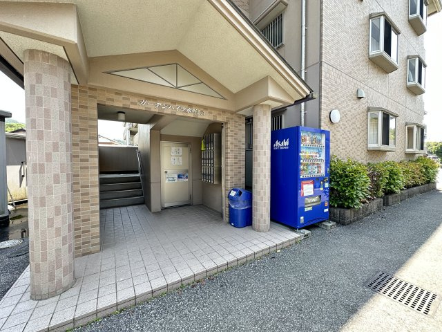 ガーデンハイツ永野Ⅲ A棟のエントランス