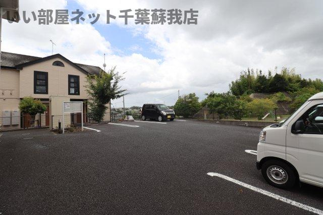 アンソレイエの駐車場|駐車スペースもあります