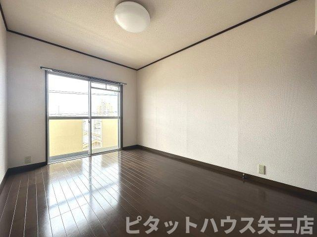 佐藤ハイツの居間・リビング|ゆったりとした居間です