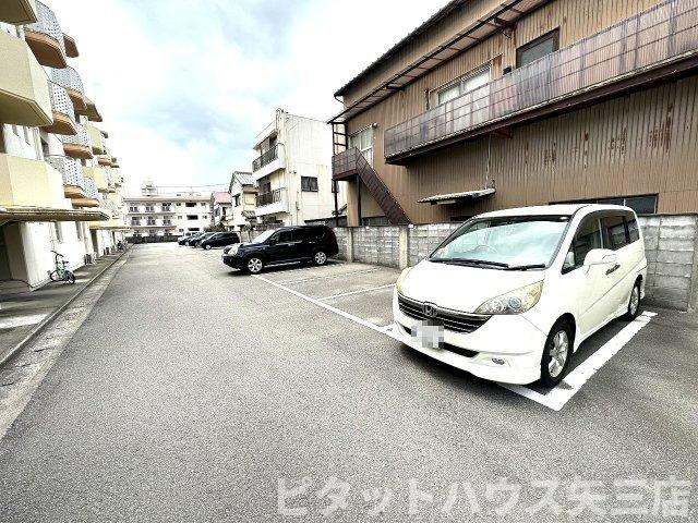 佐藤ハイツの駐車場|カースペースがあります