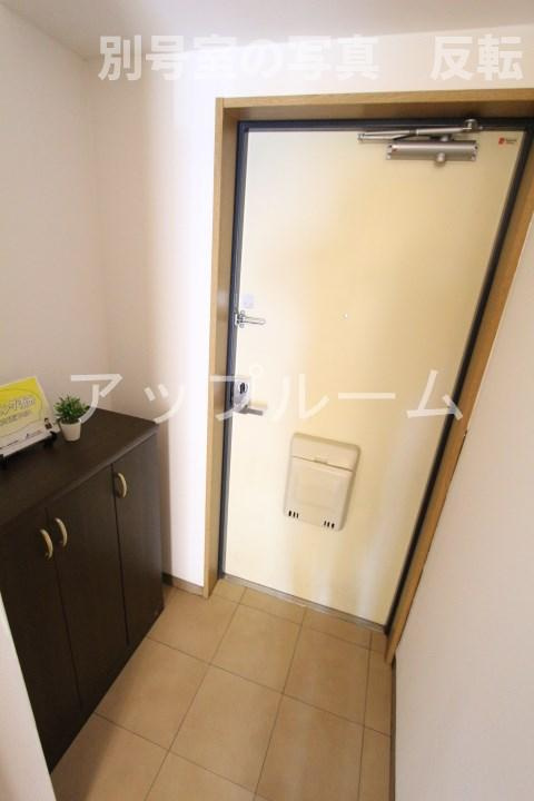 レージュ至来の玄関