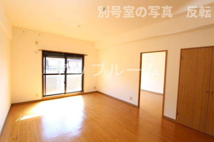 レージュ至来の居間・リビング