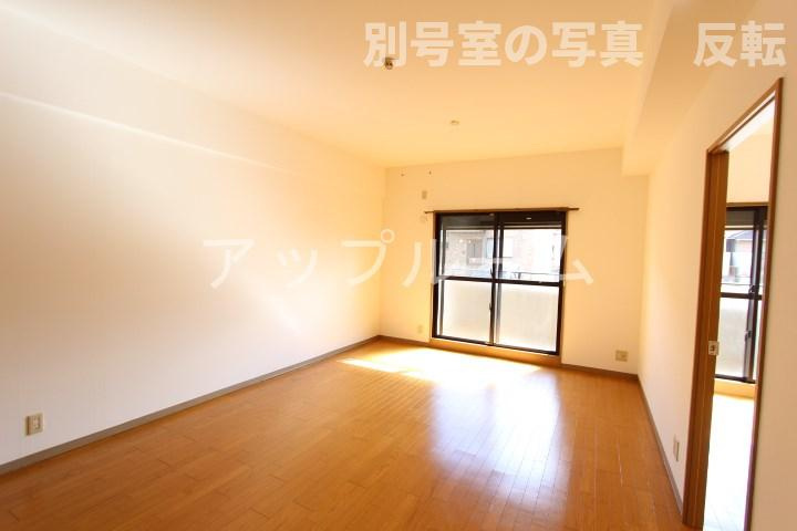 レージュ至来の居間・リビング