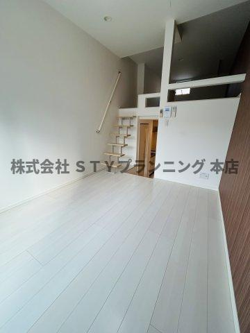 仲介手数料０円！BEAM MEIEKIの居間・リビング