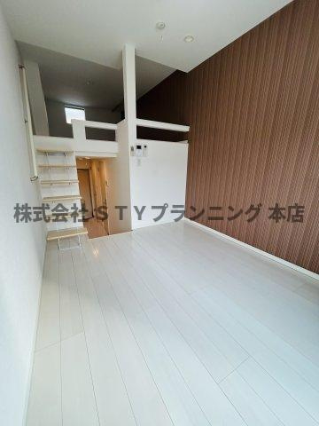 仲介手数料０円！BEAM MEIEKIの居間・リビング