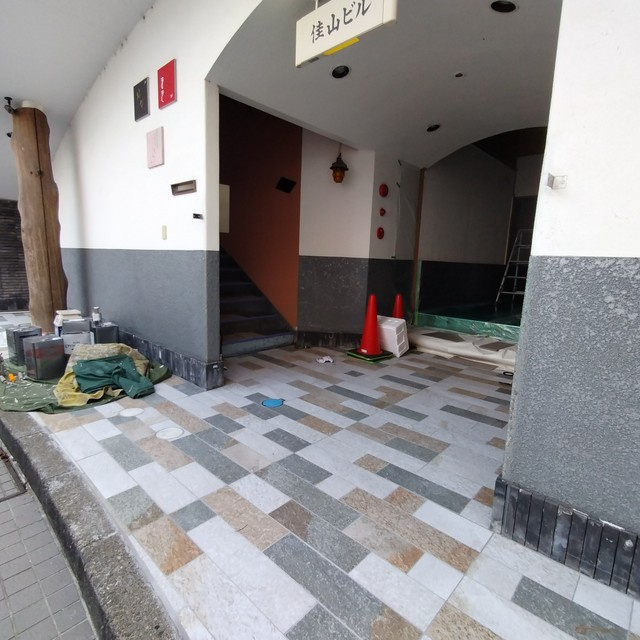 岐阜市住吉町の店舗一部のエントランス