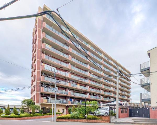 横浜市鶴見区元宮２丁目の中古マンションの外観|周辺は落ち着いた街並み。
是非一度、現地へお越しください。
ご自宅まで送迎も可能です